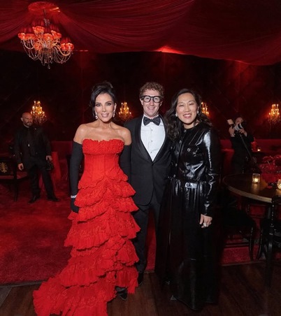 ميغان ماركل تخطف الأنظار بإطلالة سوداء آسرة في حفل كريس جينر السبعين