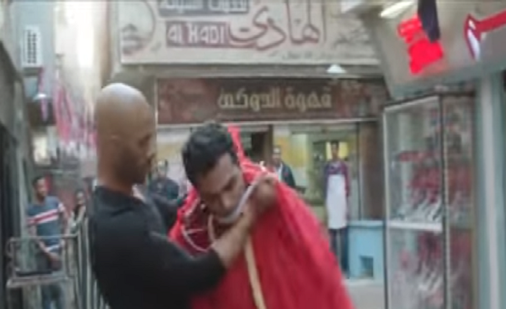 على طريقة مسلسل الأسطورة .. زفة بلدي لشاب في الفيوم!
