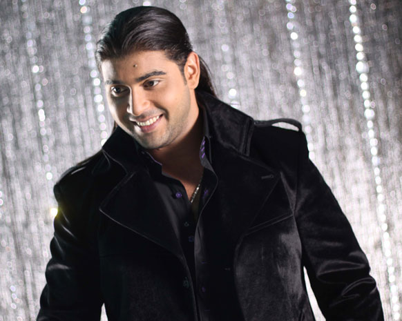 ميريام فارس تنافس بصوت آدم!