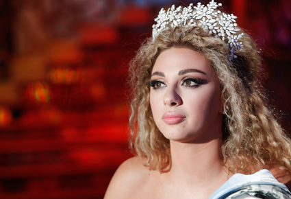  رامي القاضي يكشف لنواعم تفاصيل فستان ميريام في 
