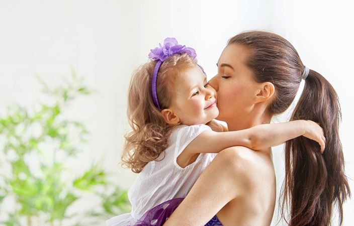 4 أسئلة تساعدك في التغلّب على الشك في قراراتك كأم