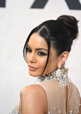 تسريحة شعر Baby Part من عام 2000 الأكثر رواجاً بين نجمات اليوم