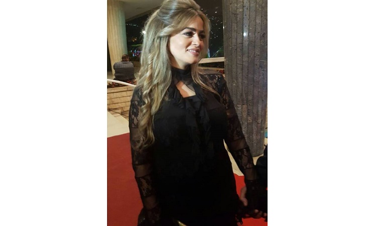 زوجة حماقي تظهر عليها ملامح الحمل في الـ