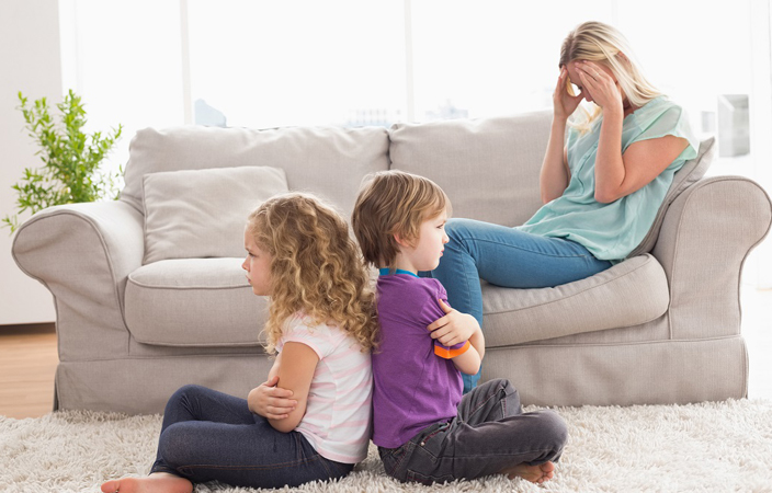 إليكِ 5 أشياء تسرق سعادة الأمهات