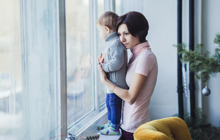 إليكِ 5 أشياء تسرق سعادة الأمهات