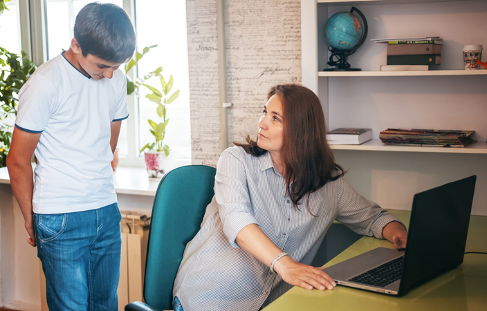 3 أسباب تدفعكِ لمراقبة طفلك