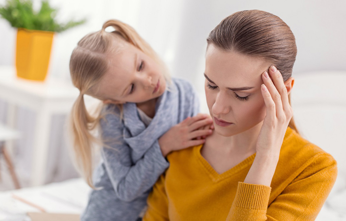 إليكِ 5 أشياء تسرق سعادة الأمهات