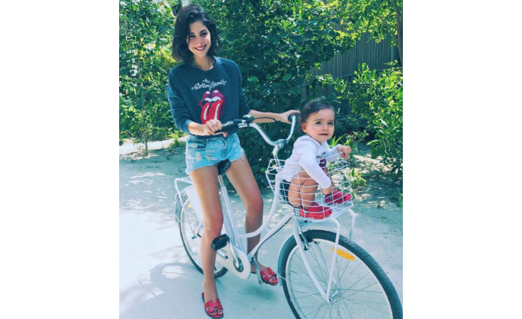 الفاشنيستا نور العريضة الأم في أجمل إطلالاتها