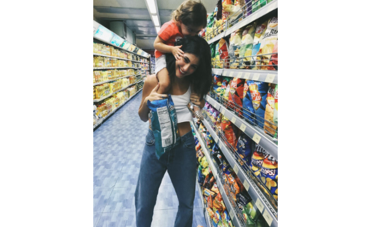 الفاشنيستا نور العريضة الأم في أجمل إطلالاتها