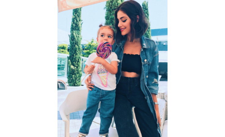 الفاشنيستا نور العريضة الأم في أجمل إطلالاتها