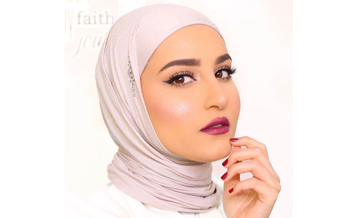 ما هي ألوان المناكير التي تليق بعباءتكِ في العيد؟ إليكِ دليلنا
