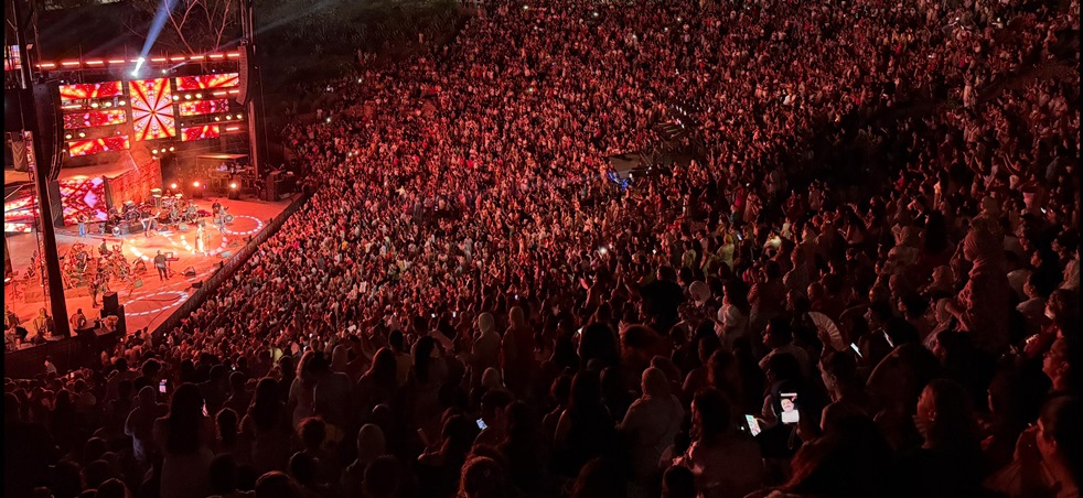 نجوى كرم توثّق حفلها التاريخي في قرطاج