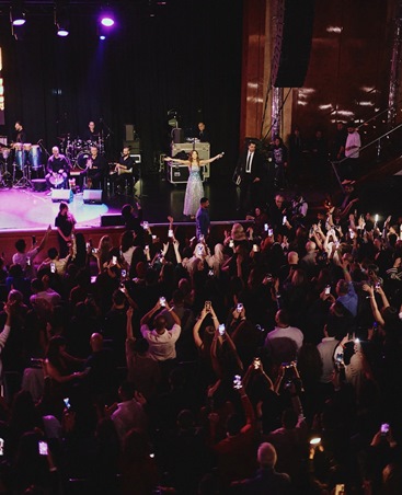 نانسي عجرم أول نجمة عربية في إندونيسيا والحلم صار حقيقة