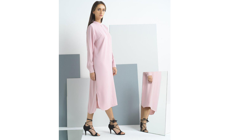 المصممة هيا خليفة تضع هدوء وبساطة شخصيتها في تصاميم Nesma Studio