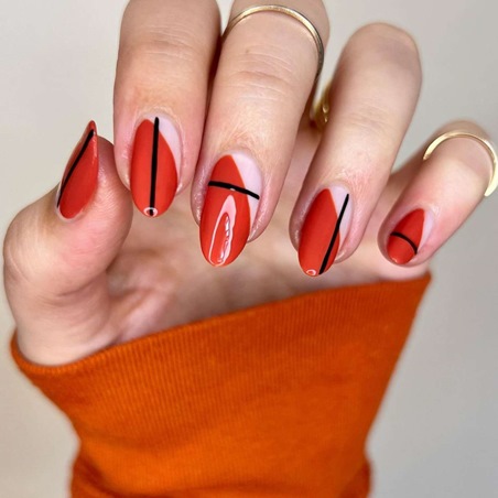 إليكِ ألوان طلاء الأظافر الأكثر رواجاً في الموسم الحالي