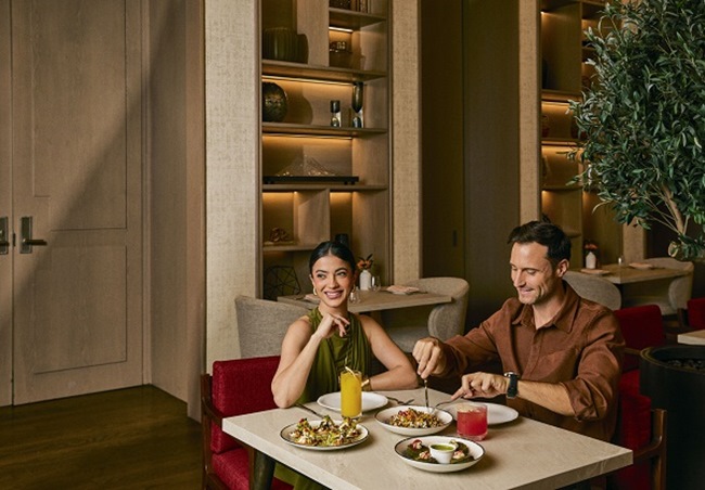 موسم الاحتفالات كما يليق بكِ…تفاصيل شتوية أنيقة في قلب وسط دبي