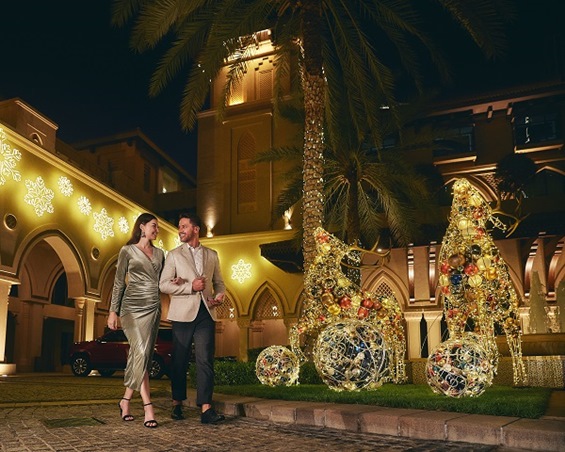 موسم الاحتفالات كما يليق بكِ…تفاصيل شتوية أنيقة في قلب وسط دبي