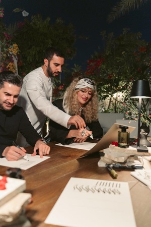 الخطاط ضياء علام يستضيف ورشة عمل رمضانية لـ L’Artisan Parfumeur