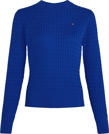 لمسة تومي هيلفيغر التي ستُحوّل أعيادك إلى عرض أزياء