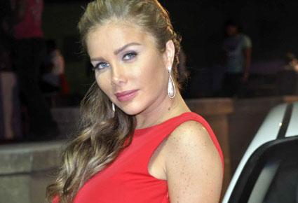 نيكول سابا ترقص برغم حملها