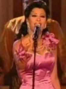 مصمّم أزياء نجوى يكشف سرّ أناقتها: متطلبة ولا تهتمّ بالإثارة