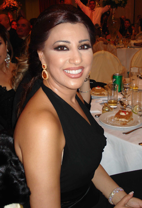 مصمّم أزياء نجوى يكشف سرّ أناقتها: متطلبة ولا تهتمّ بالإثارة