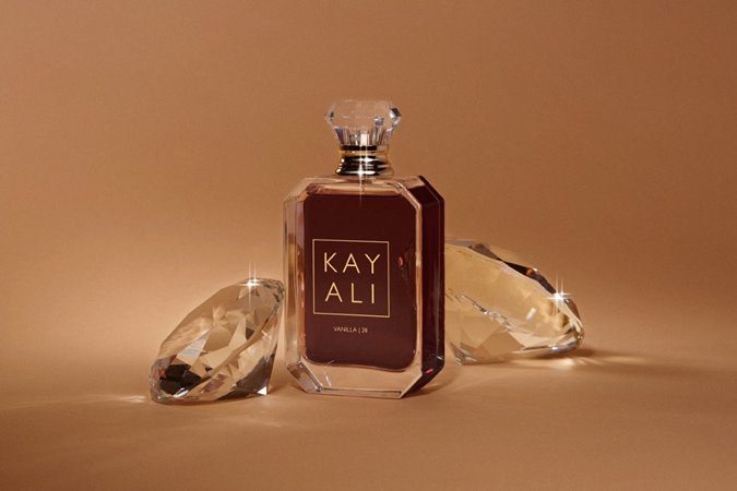 احتفلي بيوم المرأة الإماراتية مع عطور Kayali الفاخرة: رموز الأنوثة والقوة