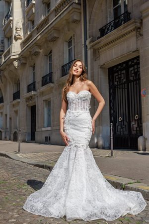 أيمن لحموني يصدر مجوعته الجديدة Paris d’Antan من فرنسا