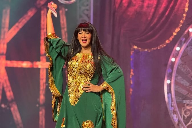 نجوم الفن والغناء على المسرح بعيد الأضحى