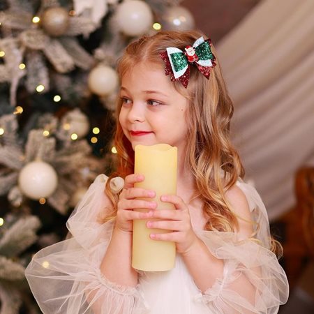 شاهدي أجمل تسريحات وإكسسوارات الشعر للكريسماس.. استوحي منها لأميرتك الصغيرة