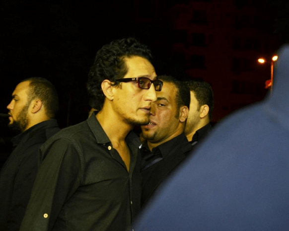 انهيارات وشجارات وحضور فنّي في عزاء نور الشريف