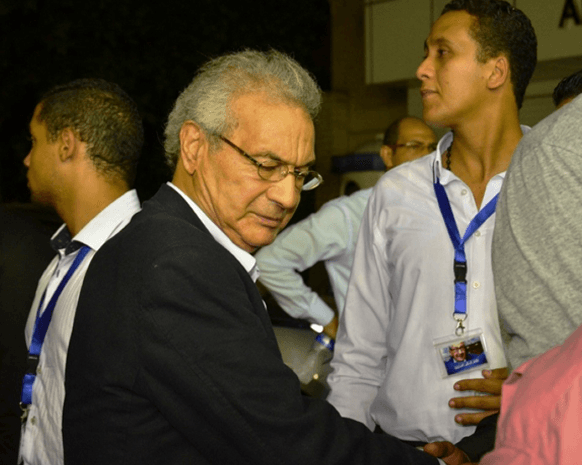 انهيارات وشجارات وحضور فنّي في عزاء نور الشريف