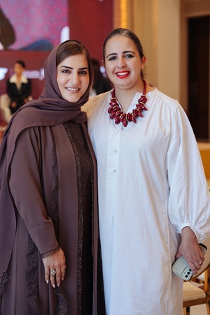 إليك تفاصيل عروض أسبوع مسقط للموضة