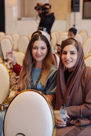 إليك تفاصيل عروض أسبوع مسقط للموضة