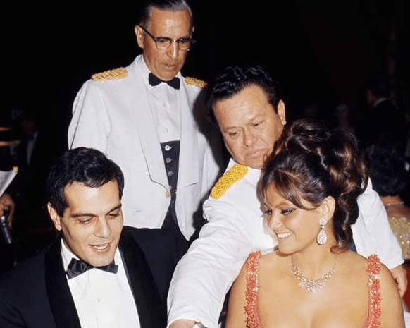 رغم رحيله... يبقى عمر الشريف فارس السينما العربية وأيقونتها