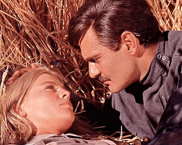 رغم رحيله... يبقى عمر الشريف فارس السينما العربية وأيقونتها