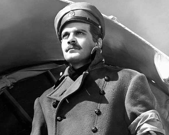 رغم رحيله... يبقى عمر الشريف فارس السينما العربية وأيقونتها