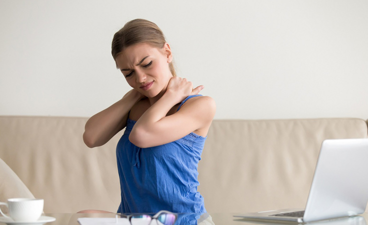 تعرّفي إلى أعراض وأسباب مرض هشاشة العظام