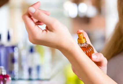 ما هي العطور التي تناسب طبيعة بشرتك؟