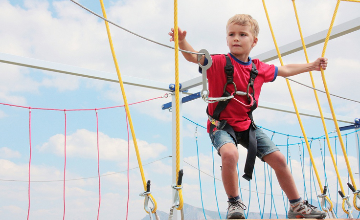 7 نصائح لسلامة طفلك أثناء اللعب في الحديقة