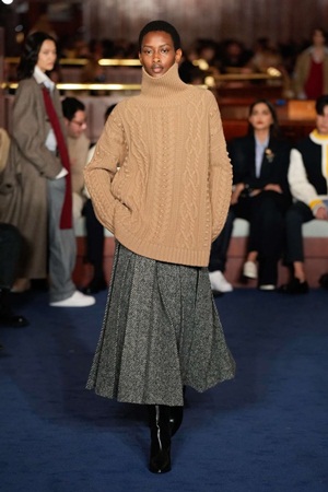 مجموعة تومي هيلفيغر لخريف وشتاء 2024 رسالة حب إلى نيويورك