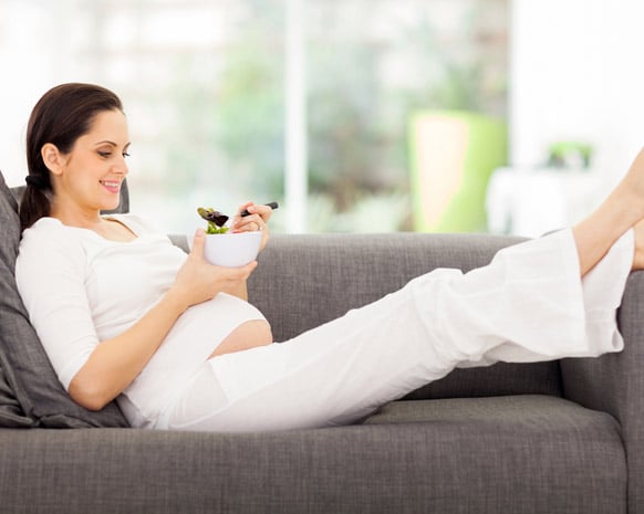 احتباس المياه خلال الحمل... كيف يمكن تفاديه؟
