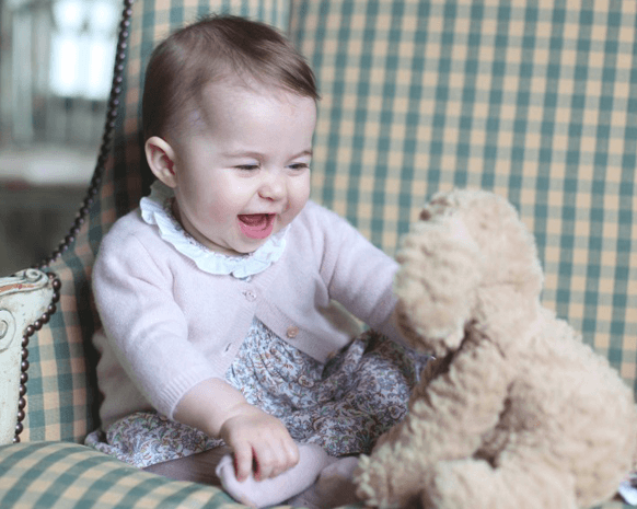 الأميرة شارلوت تفوق الدوقة والملكة أهمّية!