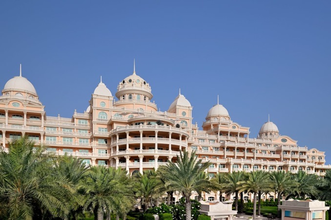 هذا الفندق في دبي يضمن لكم أمتع الأوقات والاحتفالات في الميلاد ورأس السنة