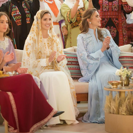 استوحي أناقتك من الملكة رانيا وسيري على خطى الأميرة رجوى