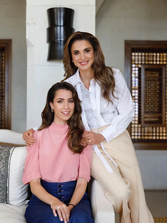 استوحي أناقتك من الملكة رانيا وسيري على خطى الأميرة رجوى