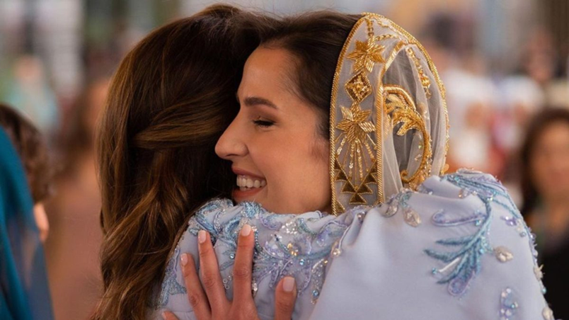 استوحي أناقتك من الملكة رانيا وسيري على خطى الأميرة رجوى