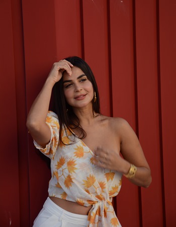 رانيا منصور تكشف لـ«كاميرا نواعم» نصيحتها لابنتها توانا