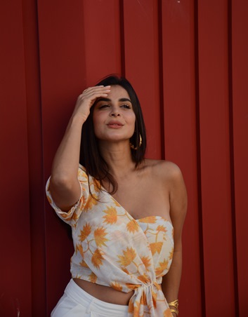 رانيا منصور تكشف لـ«كاميرا نواعم» نصيحتها لابنتها توانا