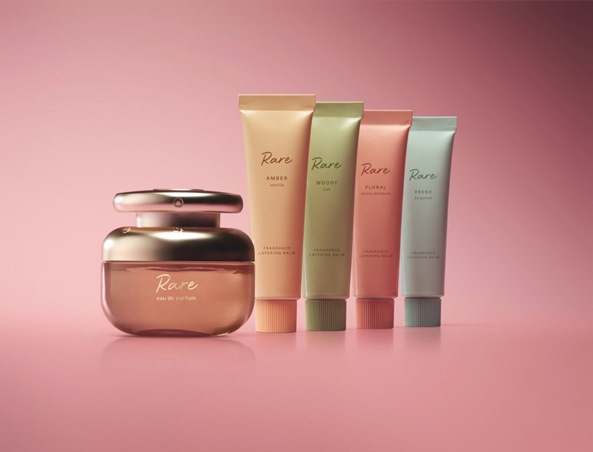 نوتات العنبر والمسك الأبيض: نجوم موسم الخريف العطري